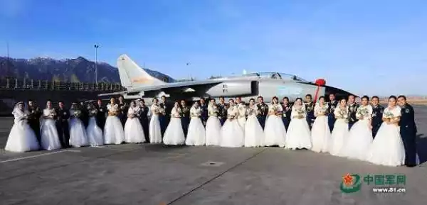 Coolest wedding ever! Chinese Soldiers collectively wed in style (Photos)
